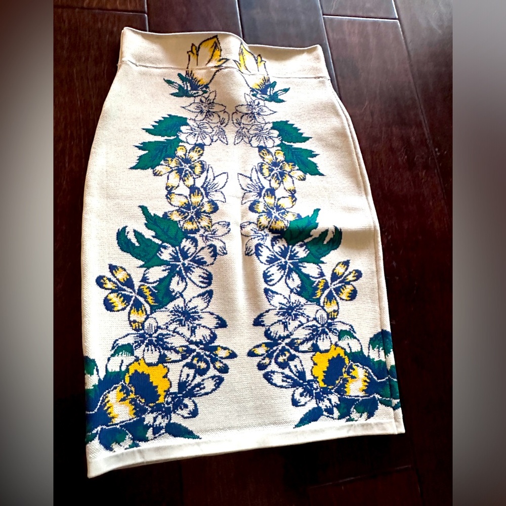 BcbgMaxAzria skirt Size S